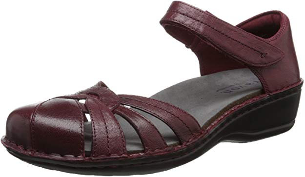 closed toe sandals with arch support